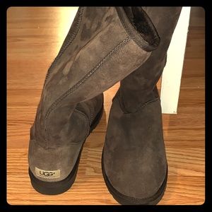 UGG Boots (brown) - Size 10